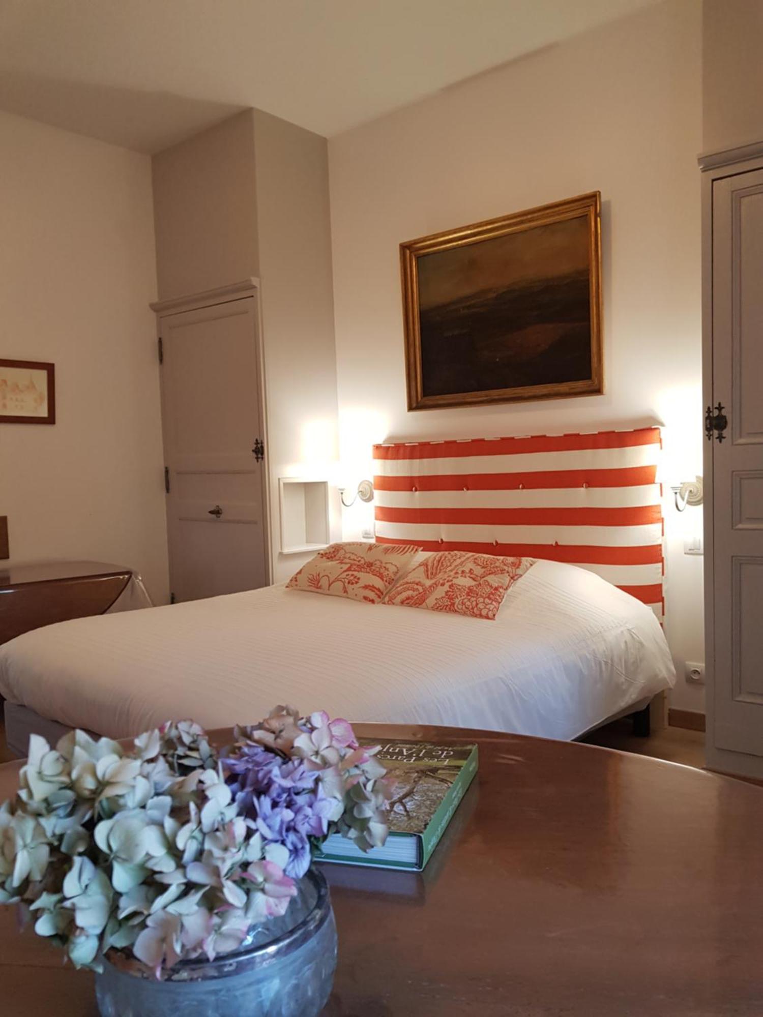 Chateau De Salvert - 4 Gites - 32 Personnes Neuillé Eksteriør billede