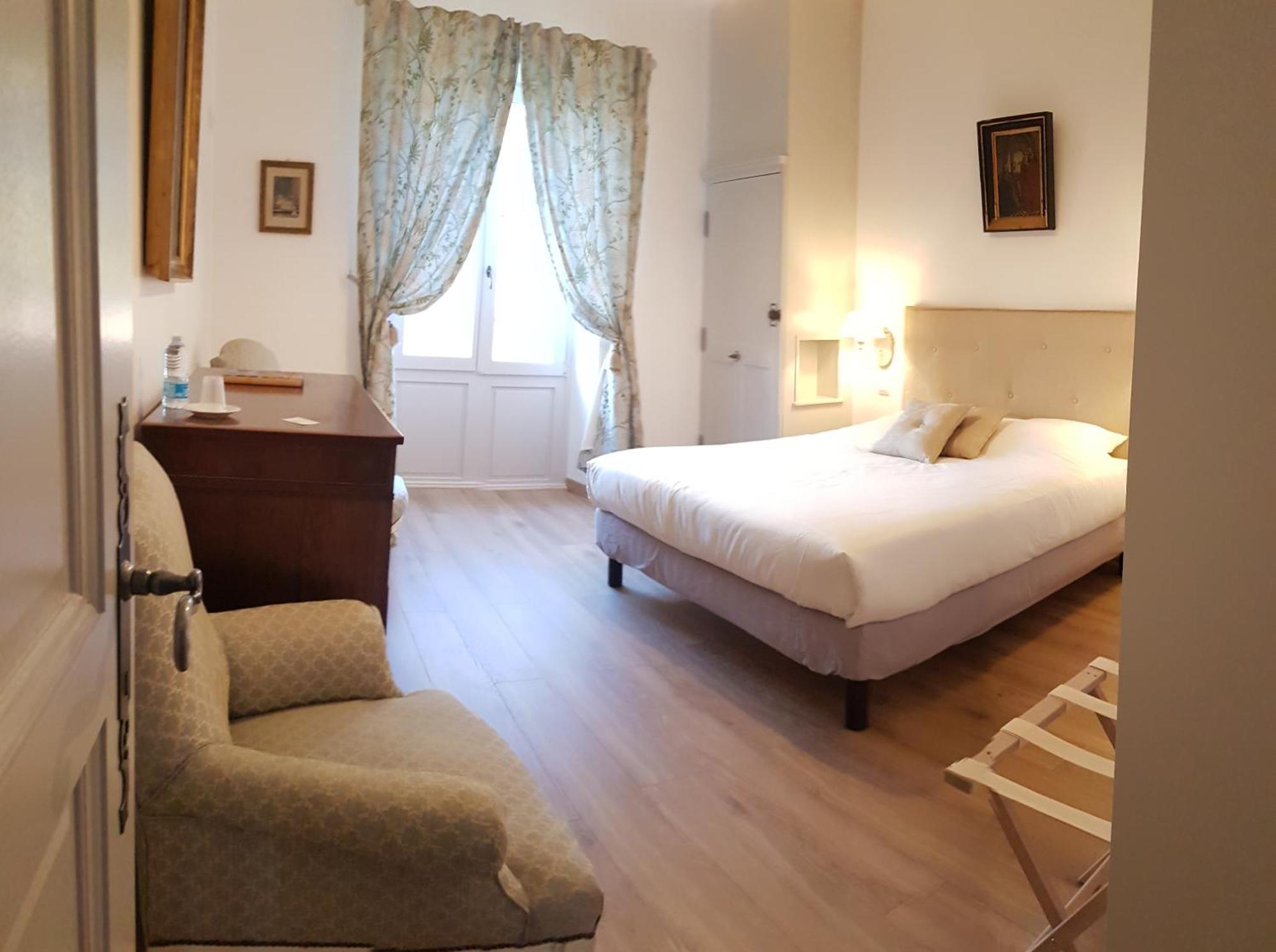 Chateau De Salvert - 4 Gites - 32 Personnes Neuillé Eksteriør billede