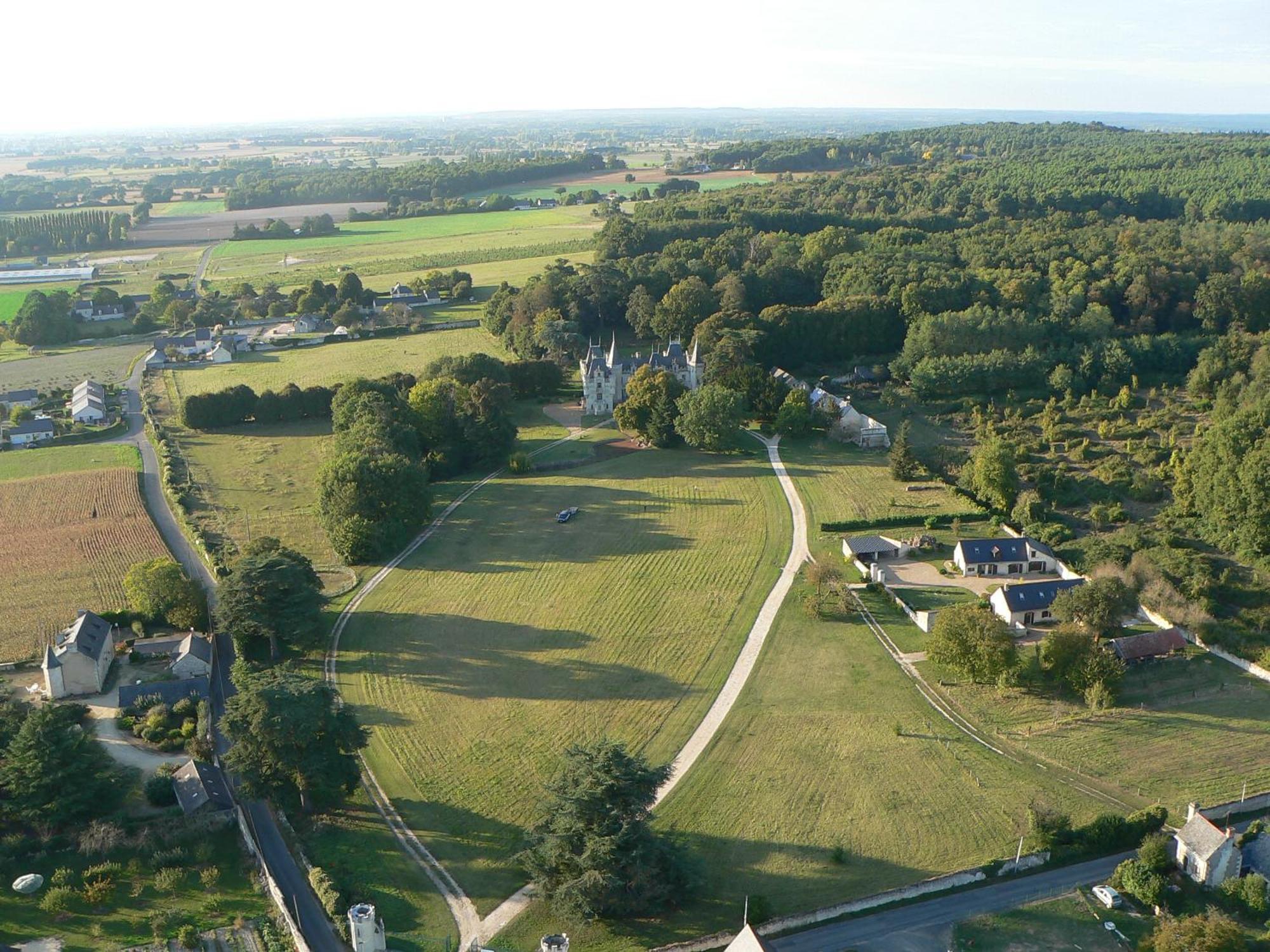 Chateau De Salvert - 4 Gites - 32 Personnes Neuillé Eksteriør billede