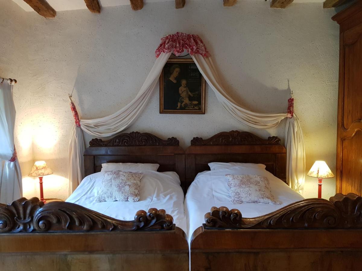 Chateau De Salvert - 4 Gites - 32 Personnes Neuillé Eksteriør billede